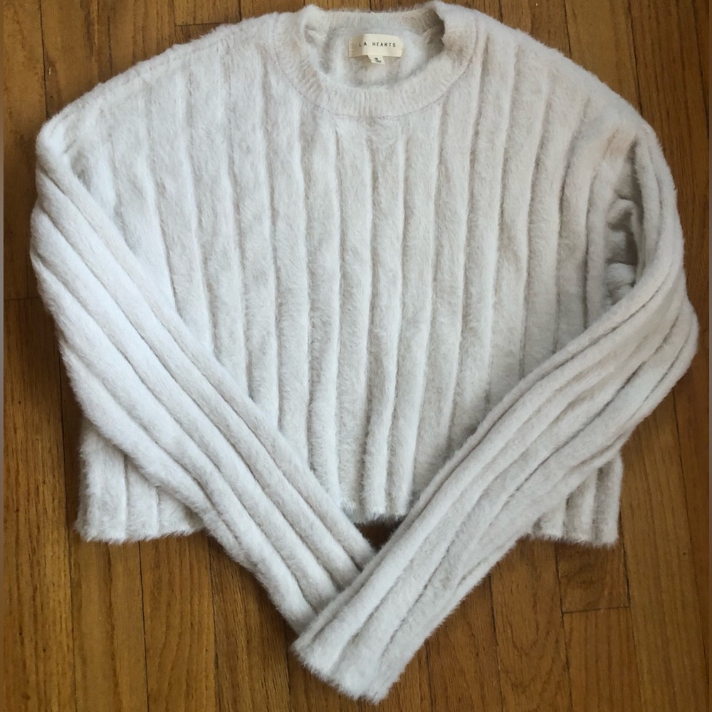 Fuzzy cropped sweater